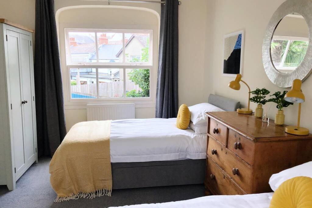 Stunning & Spacious House In Central Tenby Exterior foto